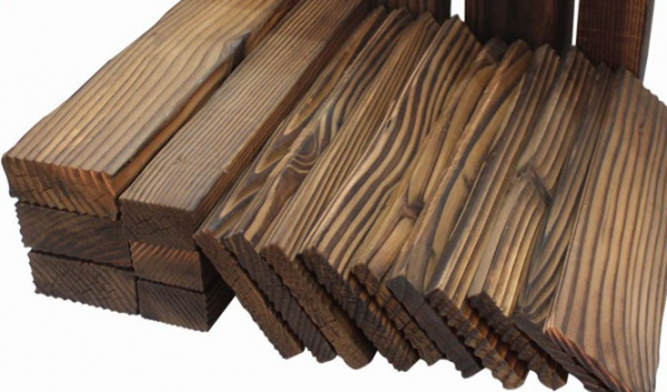 炭化木与防腐木价格（碳化木和防腐木的区别和长久性）